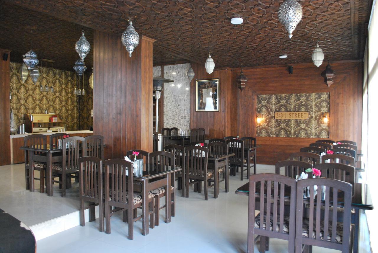 โรงแรมเดอะไคซาร์ ศรีนาการ์ ภายนอก รูปภาพ