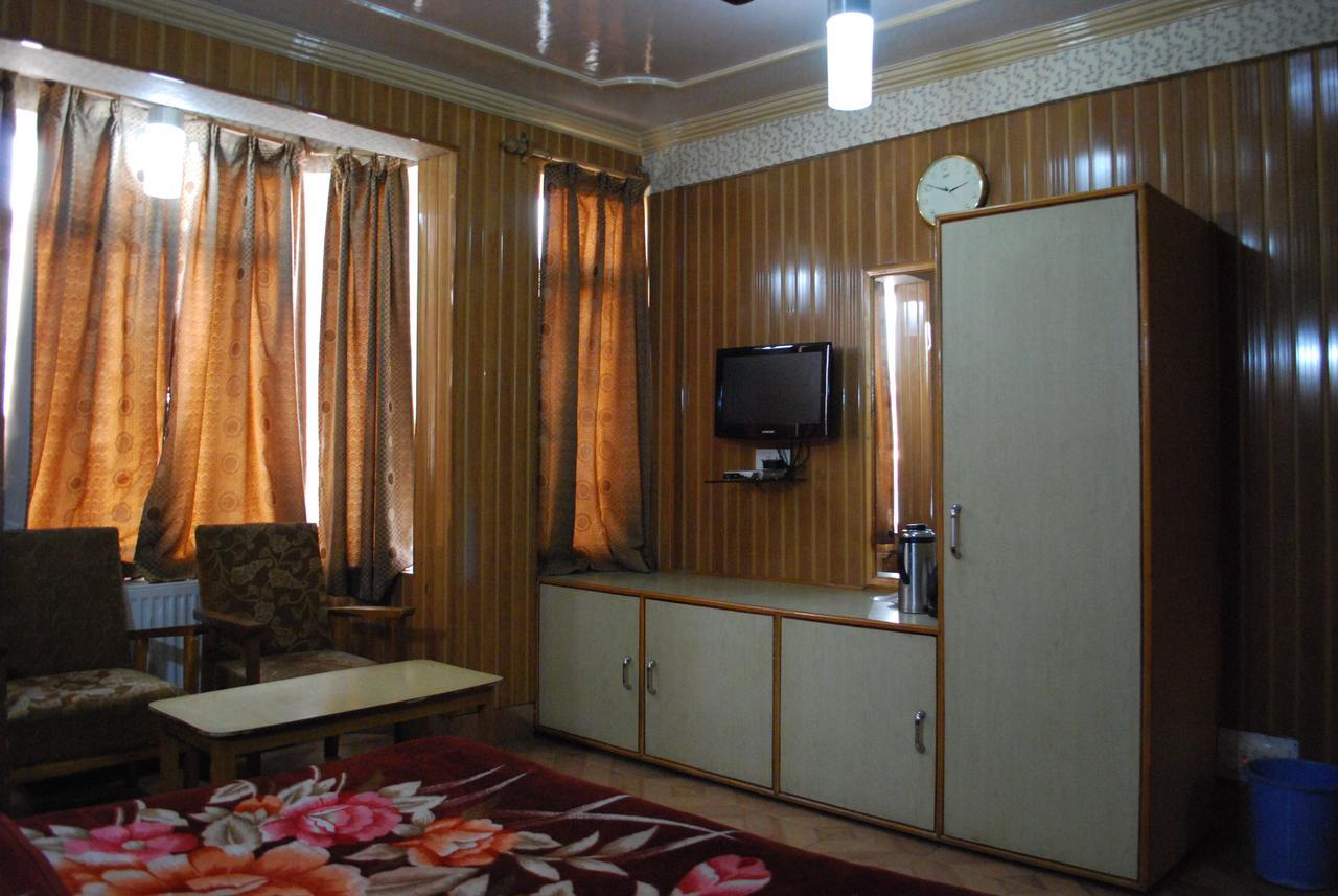 โรงแรมเดอะไคซาร์ ศรีนาการ์ ภายนอก รูปภาพ